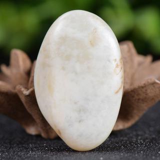 和田玉的瑕疵有哪些?你都知道吗?想玩玉的看过来