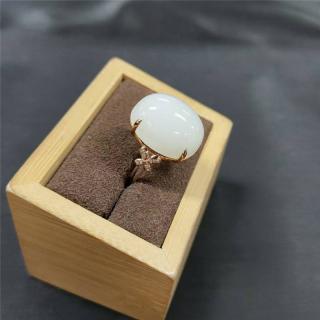 羊脂白玉是什么?揭秘和田玉中的顶级存在